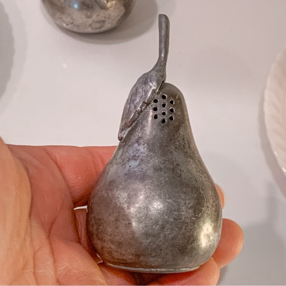 Johnson Bros Garden Bouquet Saucer Plates And Fruit Bowls Dishes Shakers 6 Pc - Picture 13 of 14